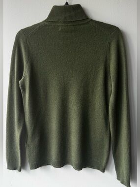 Morgan Taylor Women's Olive Green Turtleneck Sweater